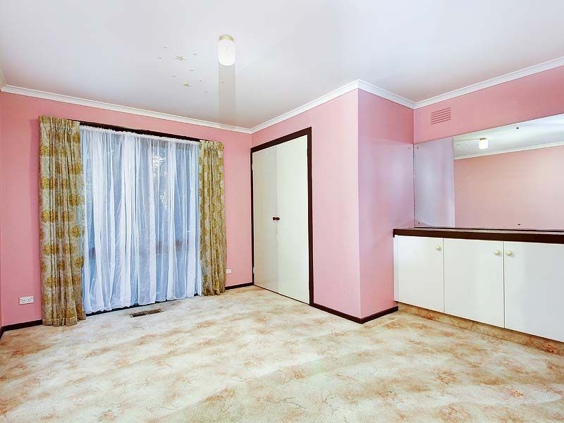 6 James Street, Selby VIC 3159