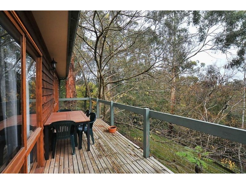 8 Glen Harrow Heights Road, Belgrave VIC 3160