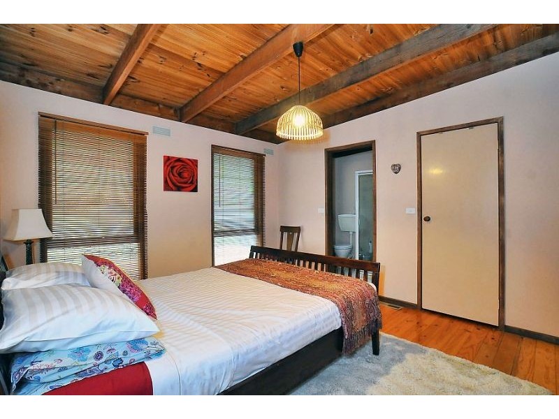 8 Glen Harrow Heights Road, Belgrave VIC 3160