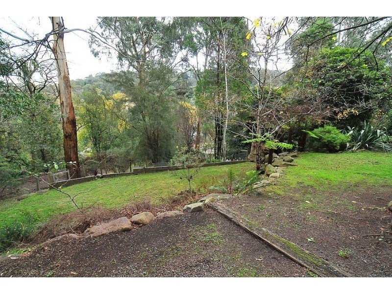 8 Glen Harrow Heights Road, Belgrave VIC 3160