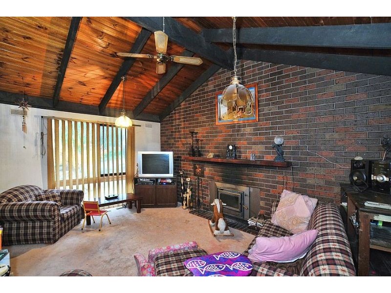 33 Ferndale Avenue, Upwey VIC 3158