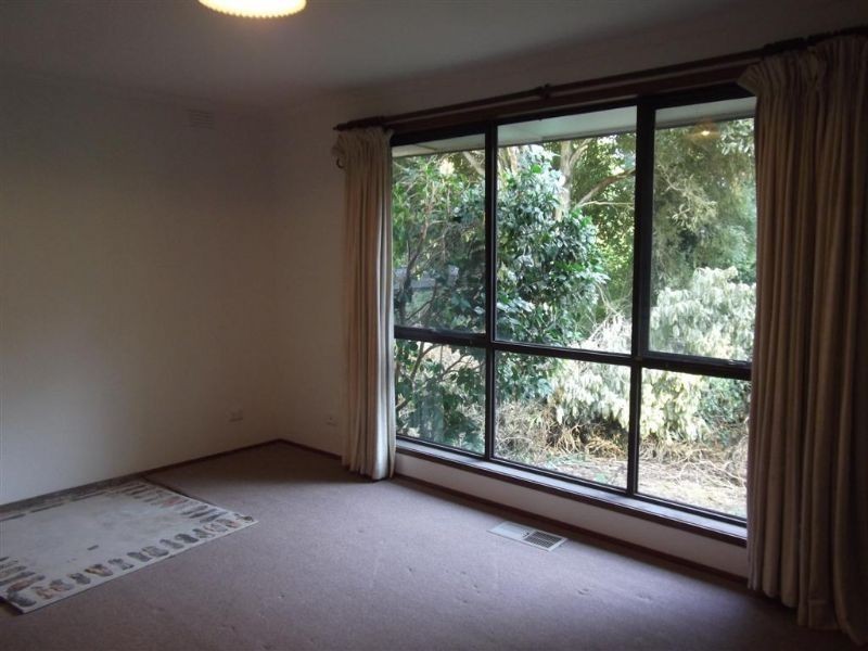 8 Mason Grove, Sassafras VIC 3787
