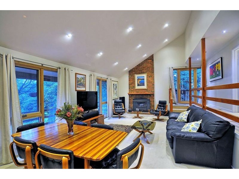 6 Mills Avenue, Sassafras VIC 3787