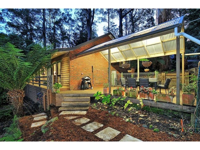 6 Mills Avenue, Sassafras VIC 3787
