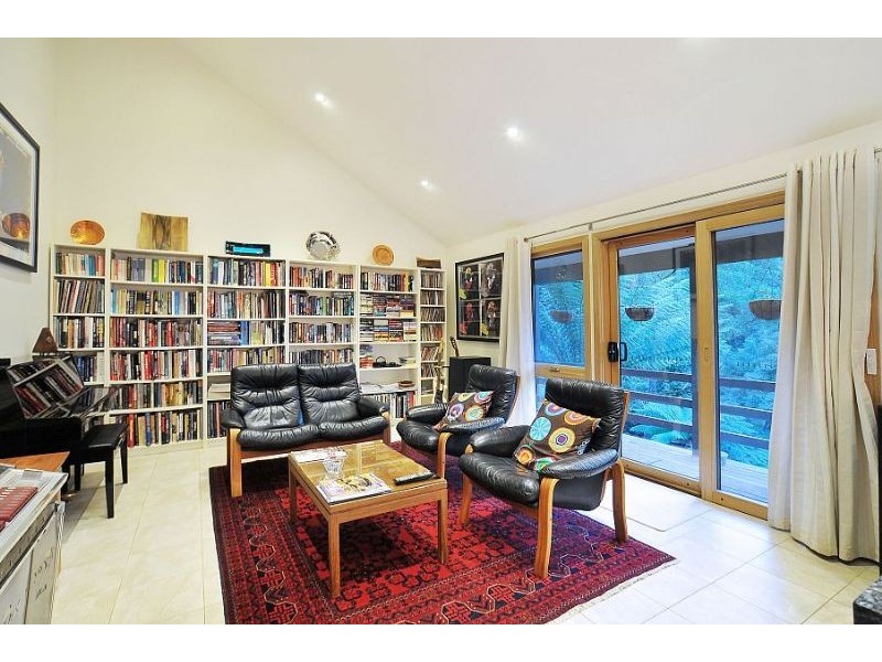 6 Mills Avenue, Sassafras VIC 3787