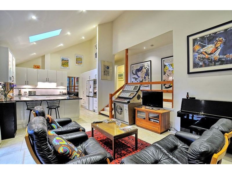 6 Mills Avenue, Sassafras VIC 3787