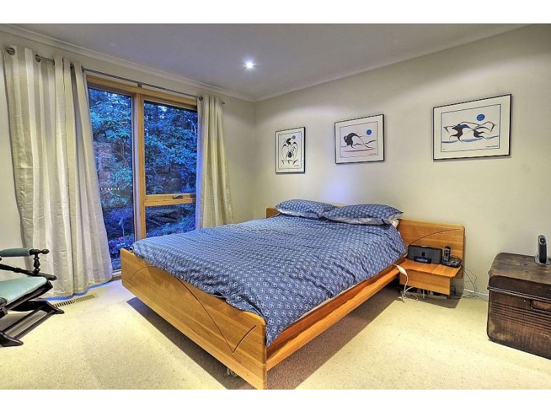 6 Mills Avenue, Sassafras VIC 3787