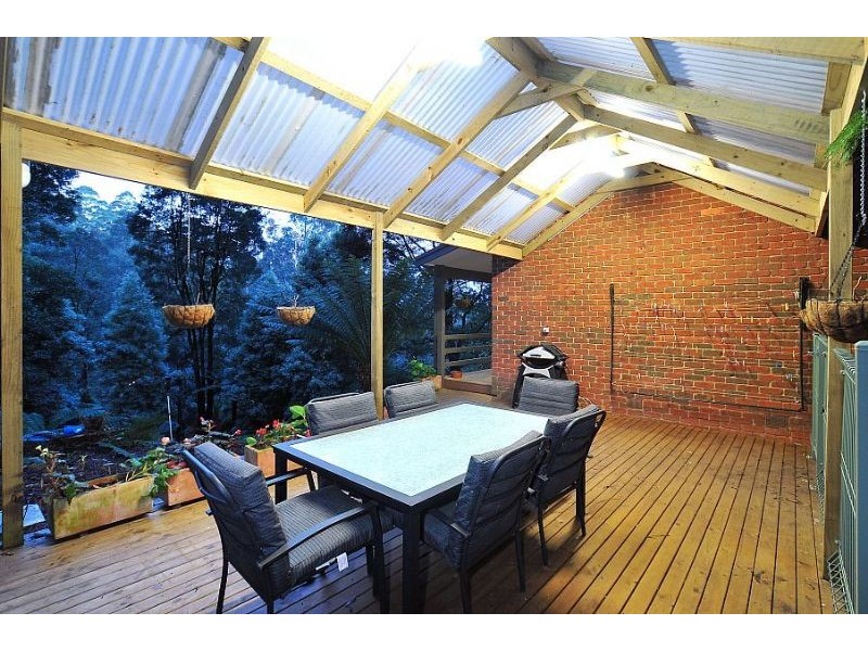 6 Mills Avenue, Sassafras VIC 3787