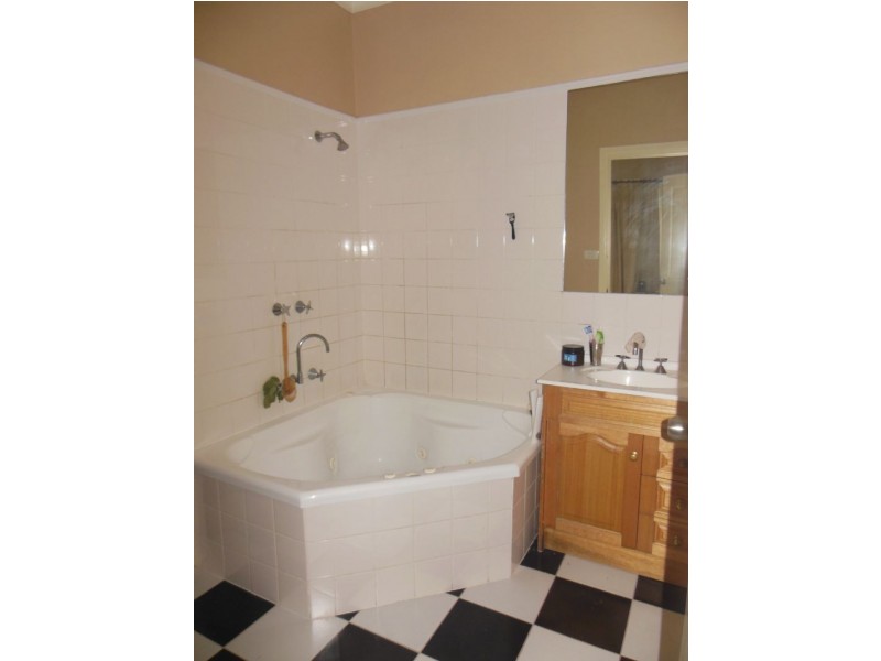 1/2 Dulcie Domum, Olinda VIC 3788