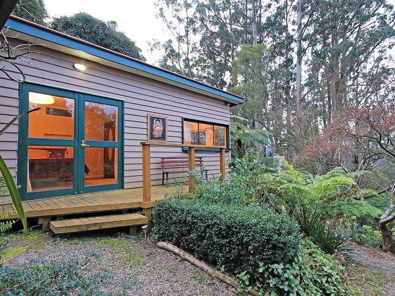 1 The Crescent, Sassafras VIC 3787