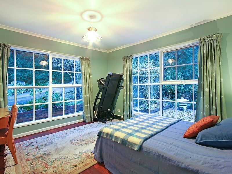 1 The Crescent, Sassafras VIC 3787