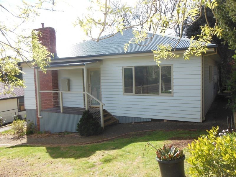 4 Haig Avenue, Monbulk VIC 3793