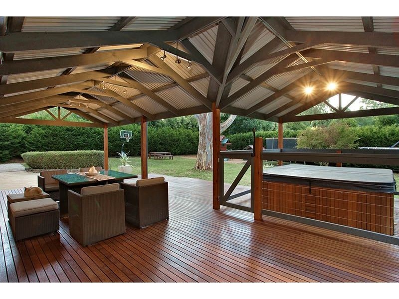 11 Yvonne Road, Mount Dandenong VIC 3767