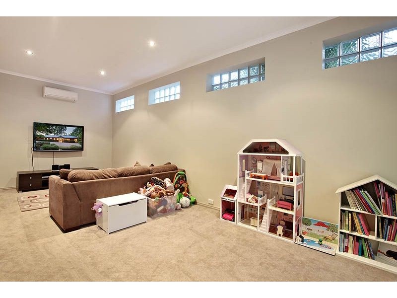 11 Yvonne Road, Mount Dandenong VIC 3767