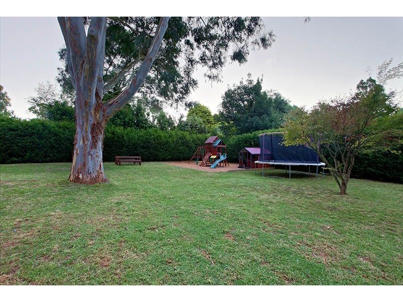 11 Yvonne Road, Mount Dandenong VIC 3767