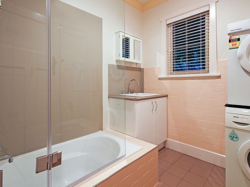 18 Colehurst Cres (Enter via The Crescent), Sassafras VIC 3787