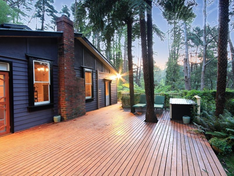18 Colehurst Cres (Enter via The Crescent), Sassafras VIC 3787