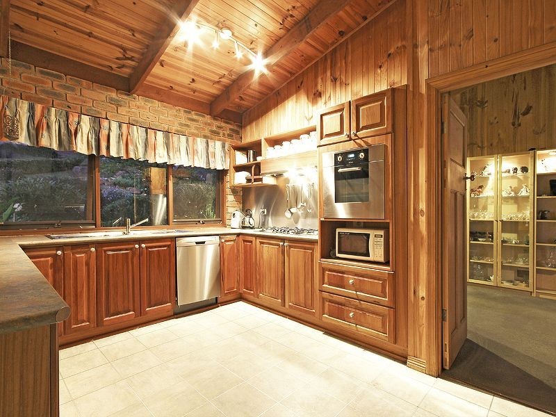 11 Kooringal Road, Upwey VIC 3158