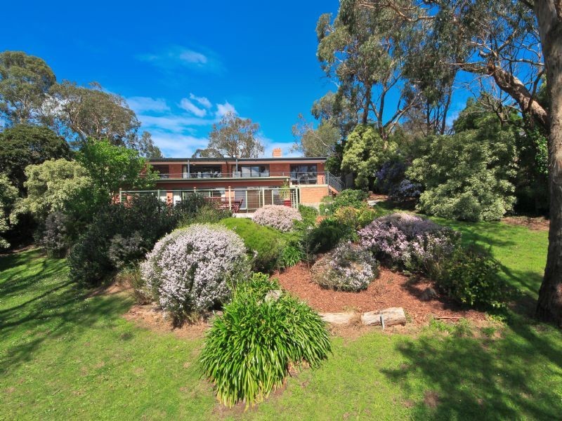 11 Kooringal Road, Upwey VIC 3158