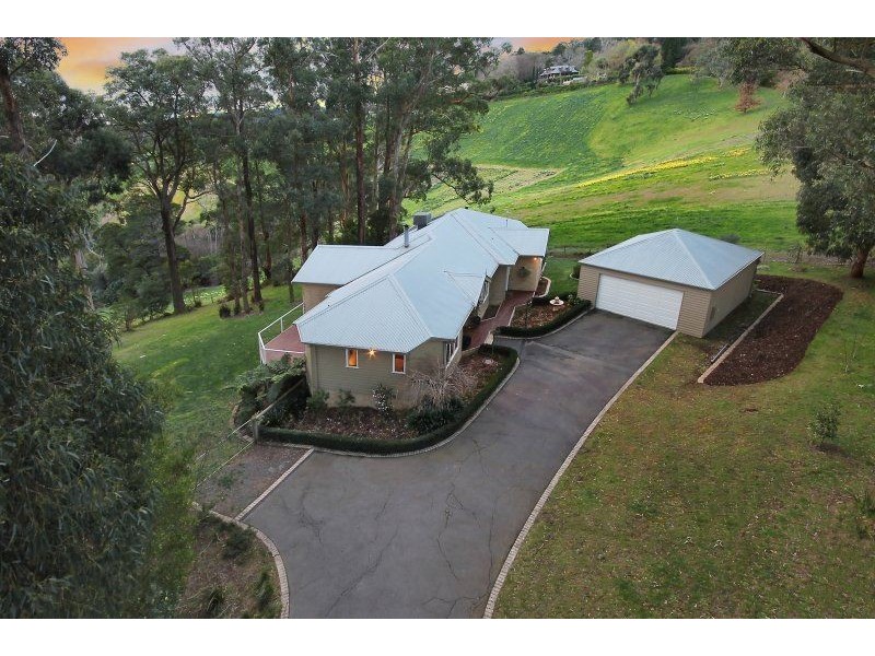 10 School Road, Menzies Creek VIC 3159