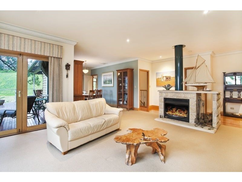 10 School Road, Menzies Creek VIC 3159