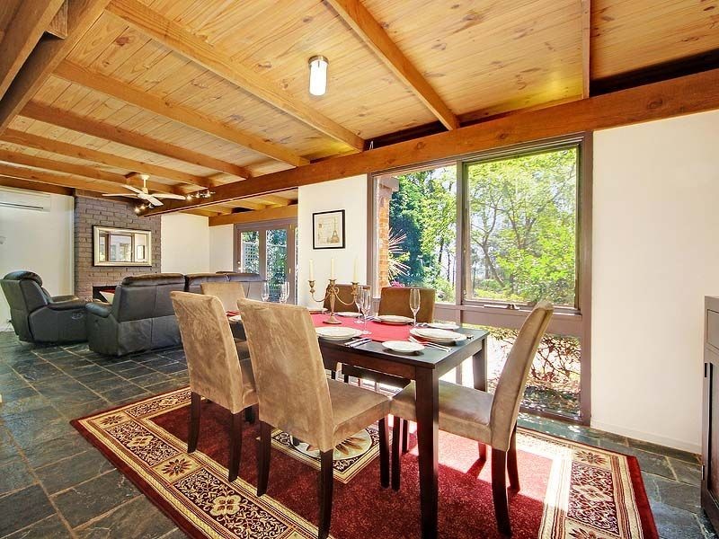5 Hands Rd, Kalorama VIC 3766