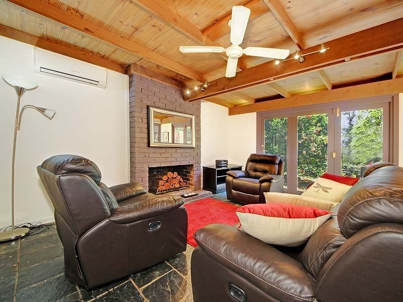 5 Hands Rd, Kalorama VIC 3766