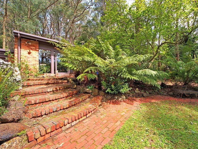 5 Hands Rd, Kalorama VIC 3766