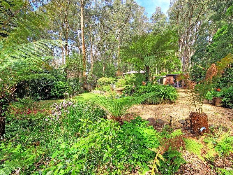 5 Hands Rd, Kalorama VIC 3766