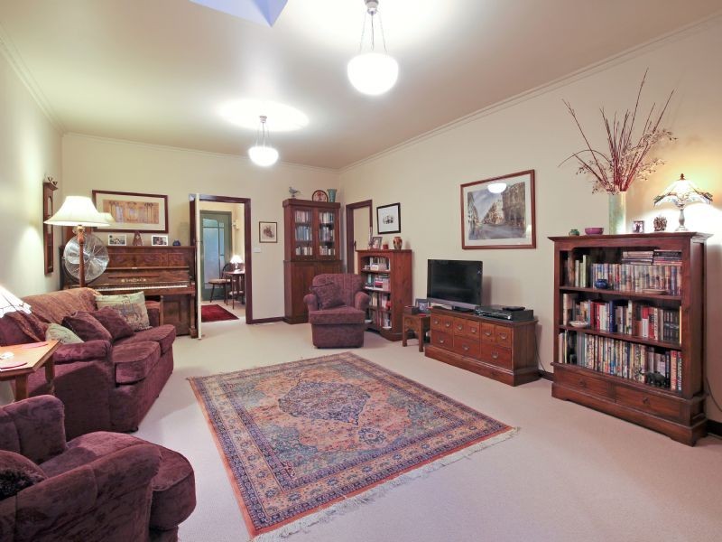 11 The Crescent, Sassafras VIC 3787
