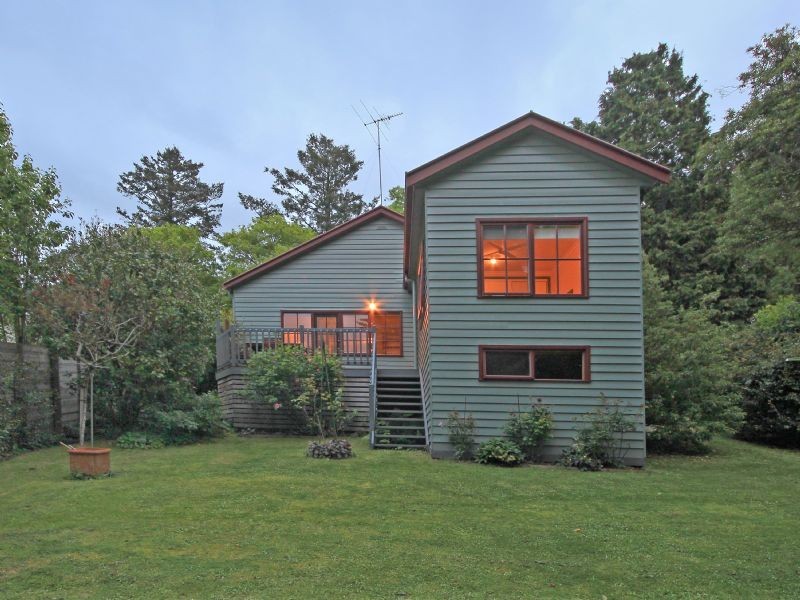 11 The Crescent, Sassafras VIC 3787