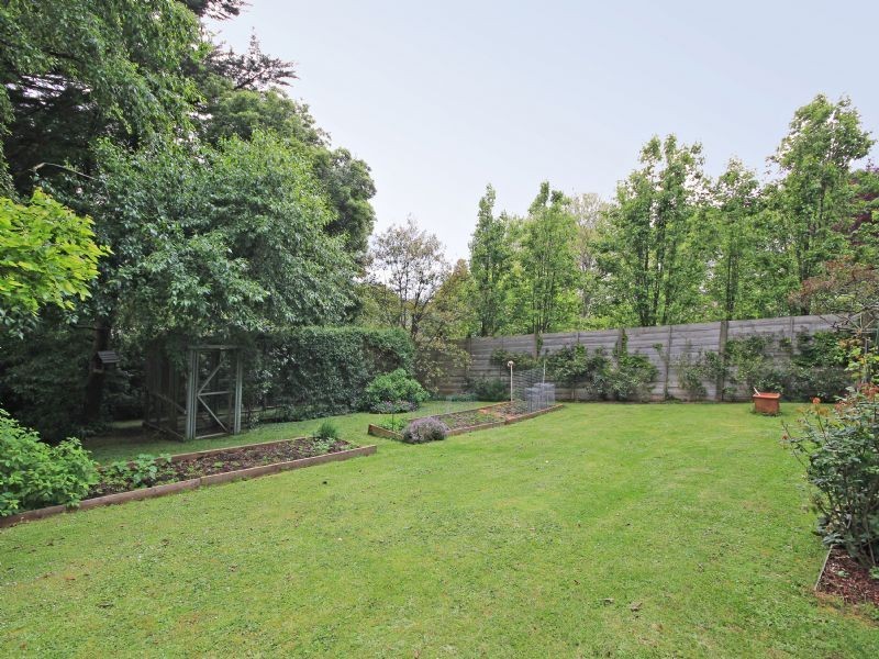 11 The Crescent, Sassafras VIC 3787