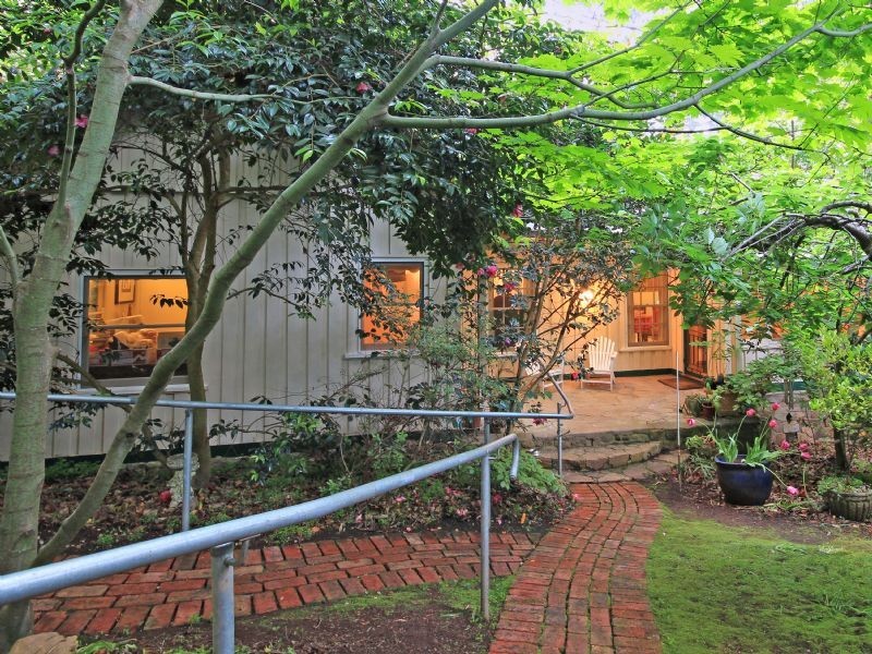 27 Cambridge Road, Mount Dandenong VIC 3767