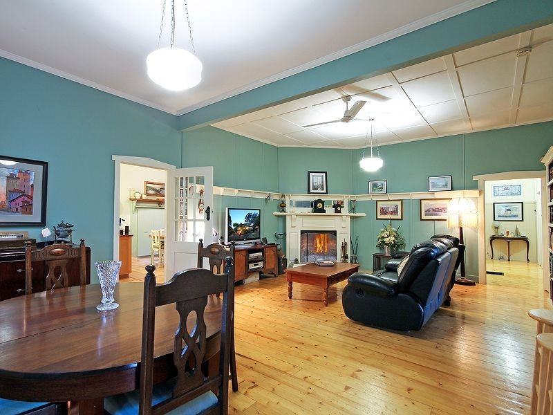 3 Grandview Grove, Sassafras VIC 3787