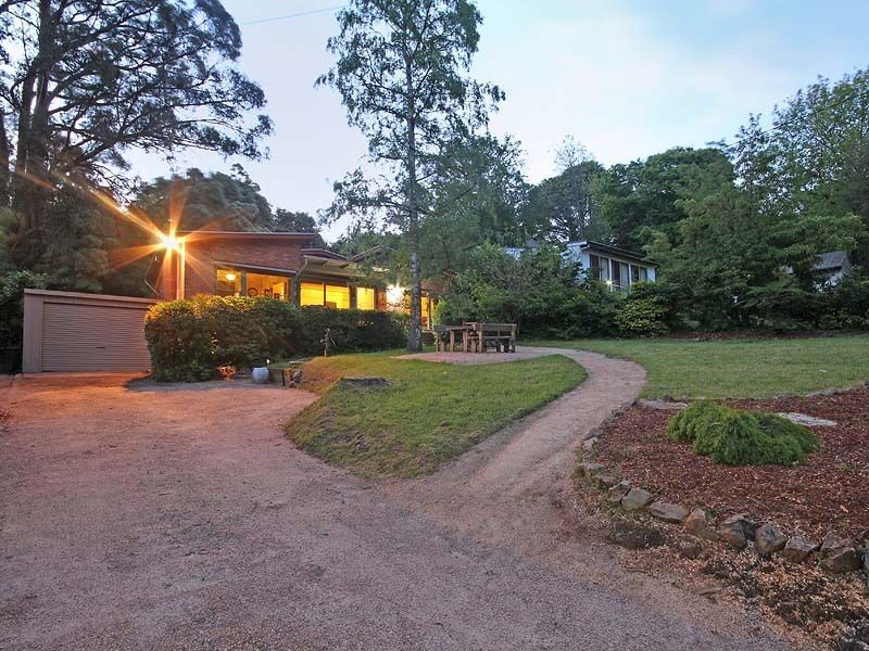 14 Falls Road, Mount Dandenong VIC 3767