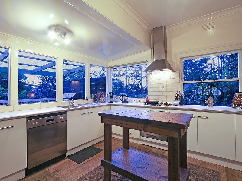 9 Driffield Crescent, Sassafras VIC 3787