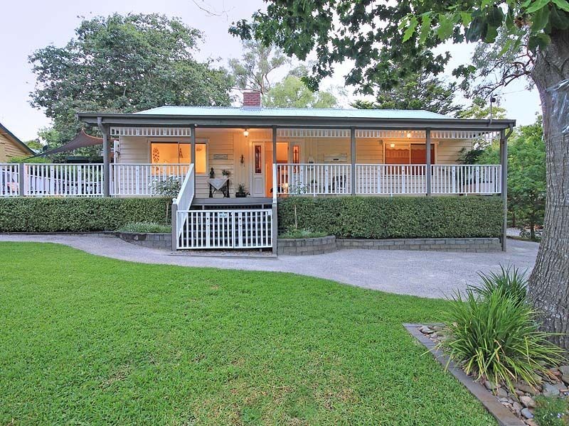 10 Hillside Grove, Upwey VIC 3158