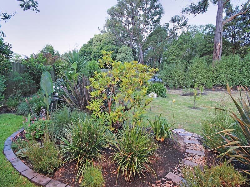 10 Hillside Grove, Upwey VIC 3158