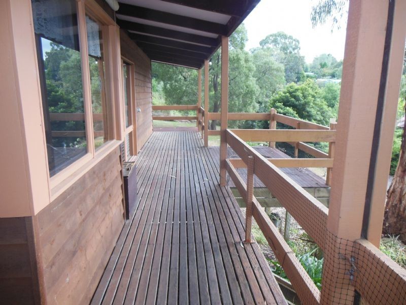 9 Forest St, Monbulk VIC 3793