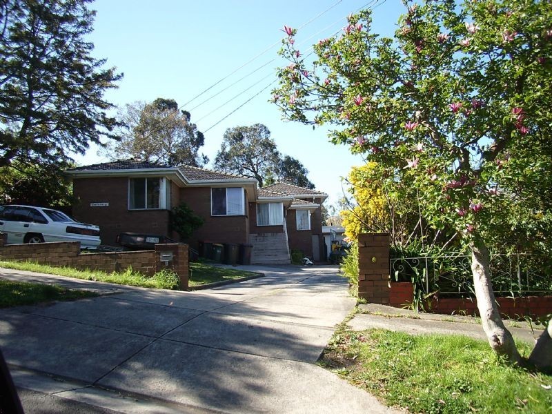 8 Leitch Street, Ferntree Gully VIC 3156