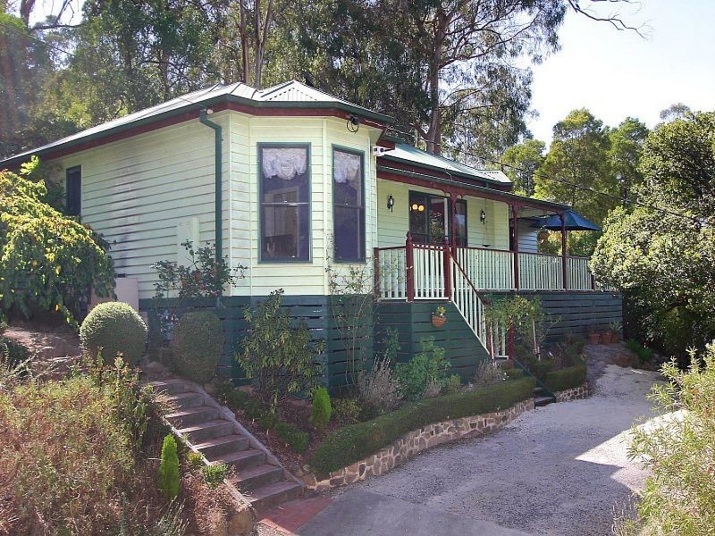 82 McNicol Road, Tecoma VIC 3160