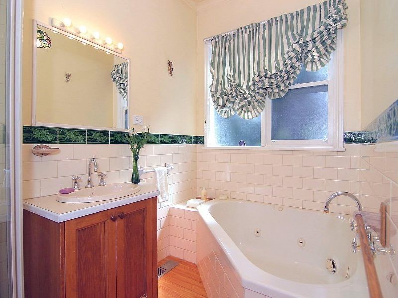 82 McNicol Road, Tecoma VIC 3160