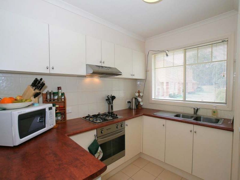 2/23 Lena Grove, Kilsyth VIC 3137