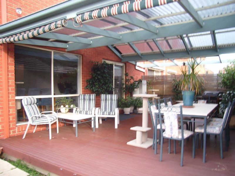 39 St Laurent Rise, Knoxfield VIC 3180