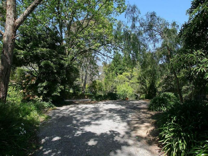 4 Walter Street, Tecoma VIC 3160