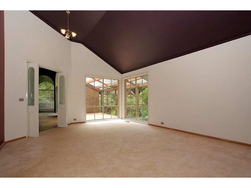 10 Ornata Road, Mount Dandenong VIC 3767