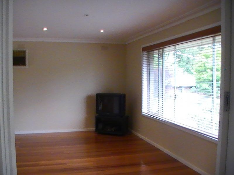 5 Viola Avenue, Mount Dandenong VIC 3767