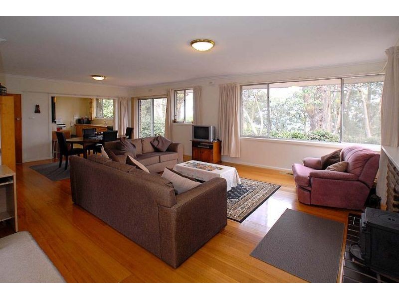 7 Dunn Avenue, Ferny Creek VIC 3786