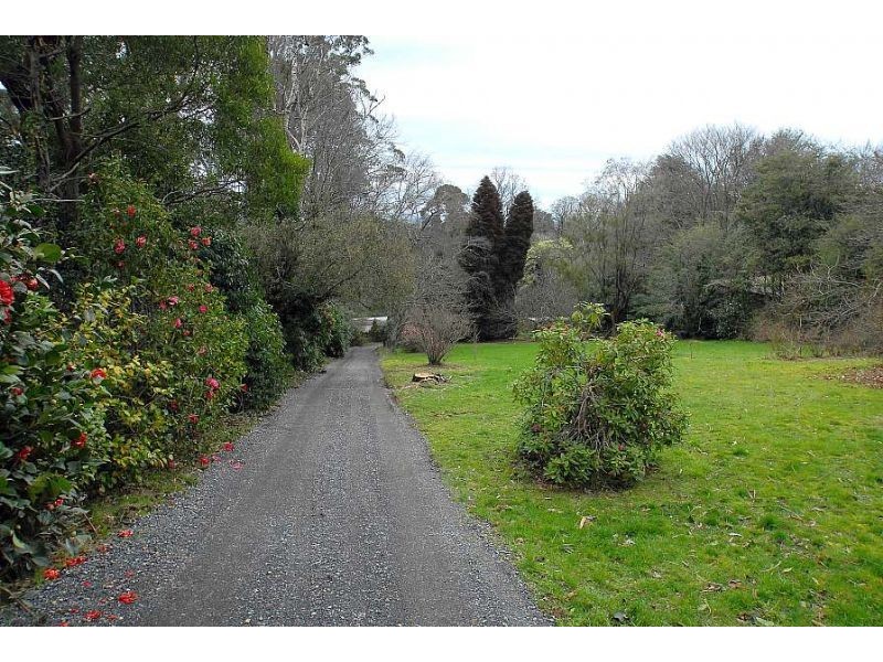 33 One Tree Hill Road, Ferny Creek VIC 3786