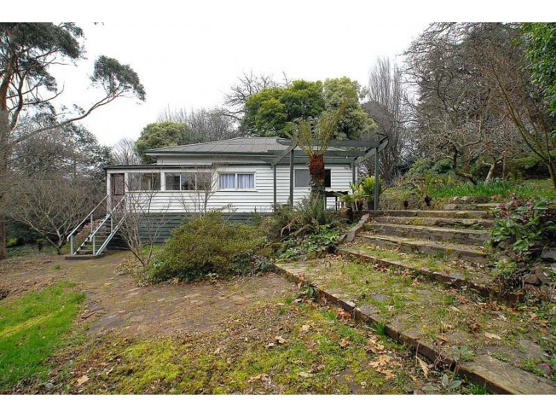 33 One Tree Hill Road, Ferny Creek VIC 3786